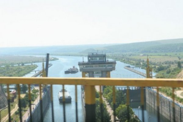 Problemele de pe Dunăre afectează planurile UE pentru artera de transport fluvial cu Rinul